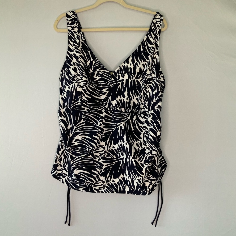 Lands End Tankini Top Plus Size 24 black and white